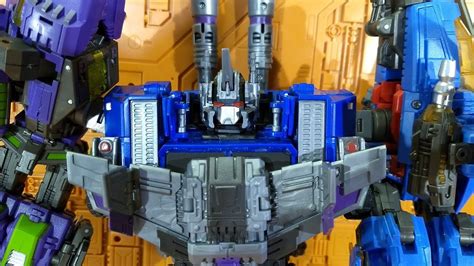 Review Transformers Onslaught KO Machine Boy Bruticus Warbotron