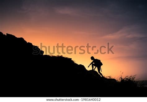 3659 Silhouette Survival Person Images Stock Photos 3d Objects