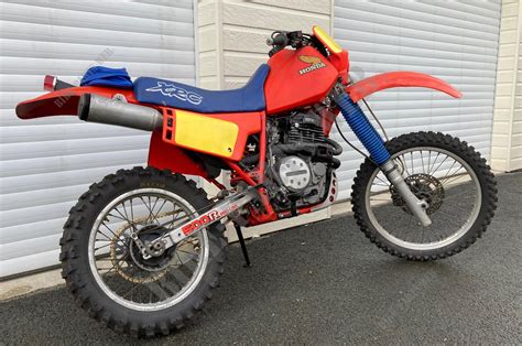 XR 500 1983 n°28 # CLASSIC RED