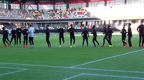 Ten man England U17s held to 0-0 draw by Croatia