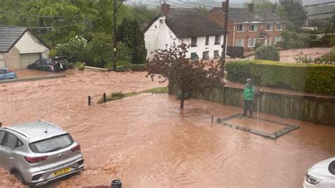 Flash Flooding Leaves Cars Trapped And Roads Closed In Parts Of Devon Itv News West Country