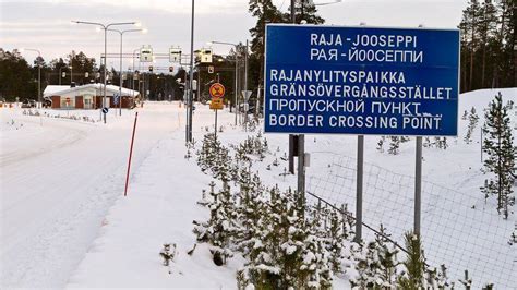 Finland Russia Border Crossing / Finnish Russian Border Vaalimaa ...