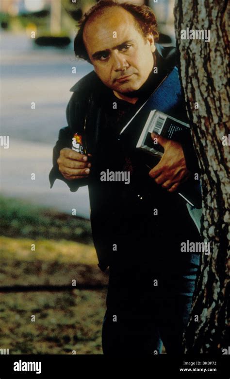 THROW MOMMA FROM THE TRAIN (1987) DANNY DEVITO TMT 002 Stock Photo - Alamy