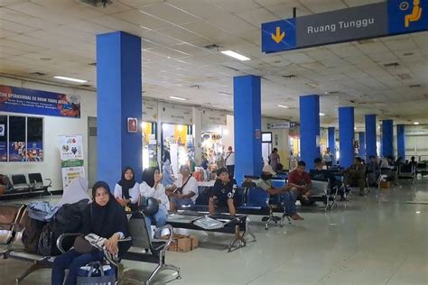 H 2 Lebaran Terminal Tirtonadi Solo Dipadati Pemudik Jarak Dekat