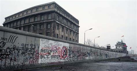 When Did The Berlin Wall Fall?