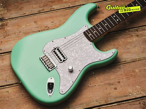 Tom Delonge Signature Fender