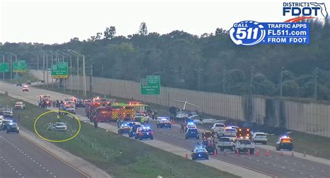 Jatinho Falha De Ambos Os Motores Cai Em Rodovia Durante