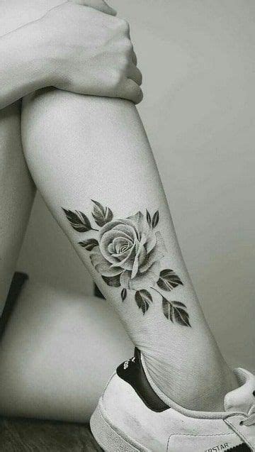 3 Tatuajes De Flores En La Pierna Para Mujeres