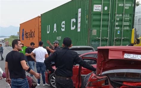 Accidente En Autopista Siglo Xxi Deja Varios Muertos En Uruapan