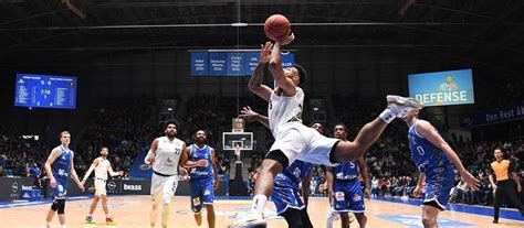 Bbl Skyliners Frankfurt Drehen Spiel Gegen Hamburg Towers