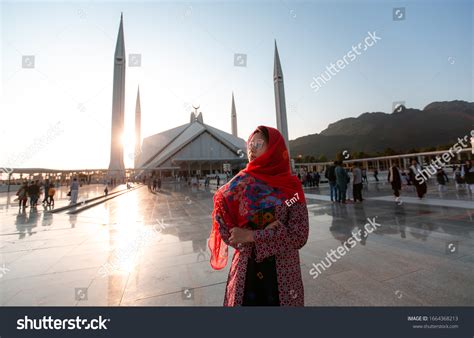 152 Faisal Mosque Night Images, Stock Photos & Vectors | Shutterstock