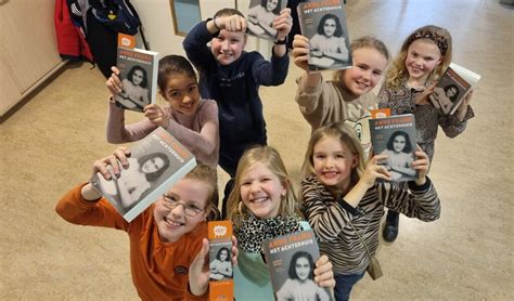 Kinderen De Rank Krijgen Het Achterhuis Cadeau Al Het Nieuws Uit