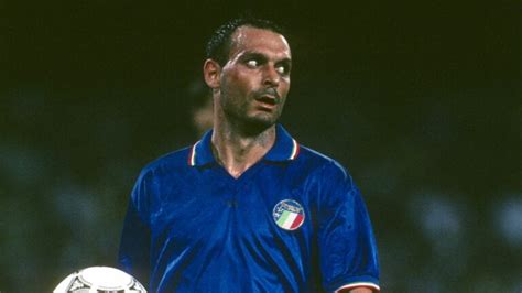 Schillaci Totò ricoverato il mondo del calcio in ansia Baggio