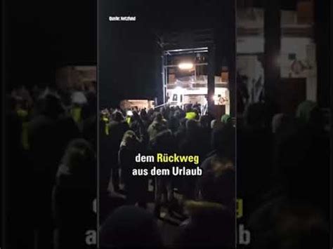 Schl Ttsiel Landwirte Blockieren Habecks F Hre Youtube