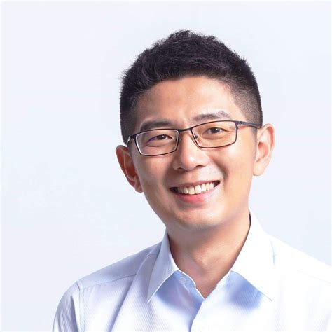 花痴 穿襯衫戴眼鏡的台中議員 看板 gay 批踢踢實業坊