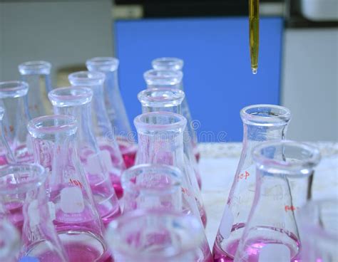 Erlenmeyer Flask Tube Stock Images - Download 999 Royalty Free Photos