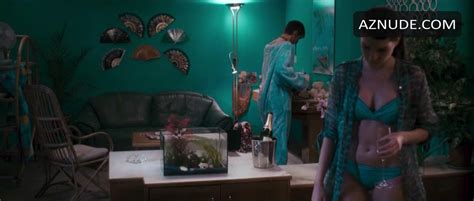 DER EWIGE TOURIST NUDE SCENES AZNude