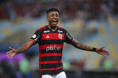 Que moral Ídolo do Flamengo Leandro manda recado para Wesley