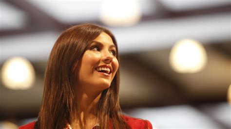 Wallpaper Women Model Depth Of Field Brunette Red Smiling