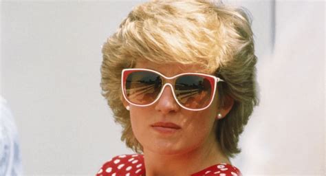 Iconic Glasses Trends from the 80s We Can't Forget