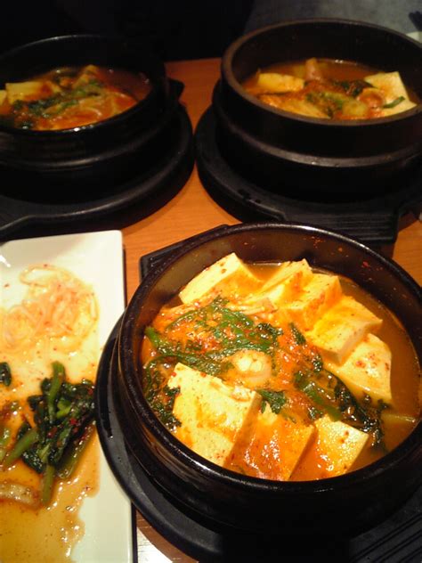 File:Korean.cuisine-Dubu.jjigae-01.jpg - Wikipedia, the free encyclopedia