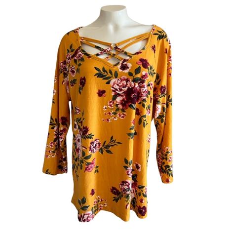 No Boundaries Tops No Boundaries Gold Floral Vneck Long Sleeve Top