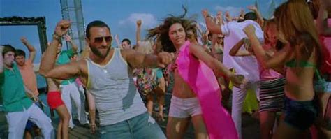 Naked Deepika Padukone In Race 2