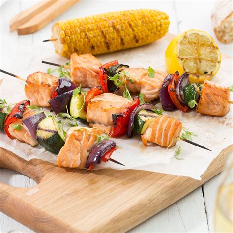 Brochettes De Saumon De Norv Ge Et Ses Petits L Gumes Du Soleil