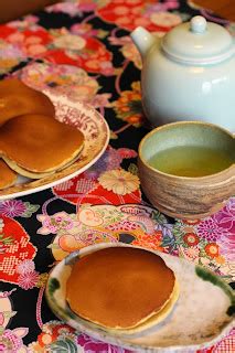 Un Peu Gay Dans Les Coings Dorayaki Sandwich De Pancakes Japonais