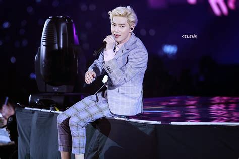 Voshow S Blogger Kpop EXO Part 18 Outstanding Leader SuHo