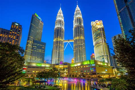 night view of kuala lumpur, malaysia | Pentrental