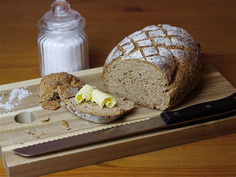 Dinkel Roggen Brot Mit Leinsamen Amaranth Rezept Kochbar De