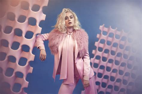 Katy Perry Estrena El Videoclip De Chained To The Rhythm Myipop