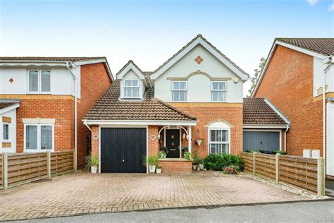 3 Bedroom Link Detached House For Sale In Adams Close Hedge End