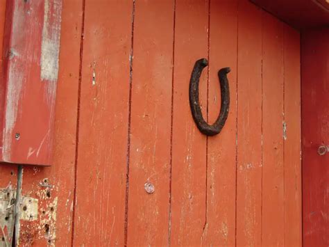 Significado Espiritual De La Herradura Cu Lgalo Sobre La Puerta Para