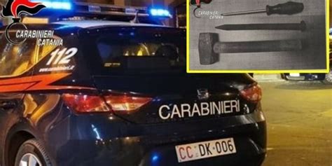 Catania Sorpresi A Rubare Chi In Un Capannone Chi In Una Galleria