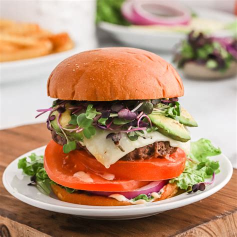 California Burger Recipe - grillonadime.com