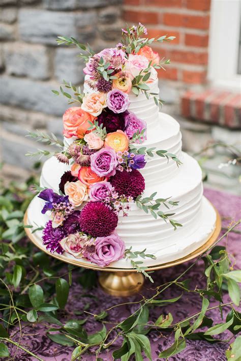 18 Purple Wedding Cakes for Any Season & Style - WeddingWire