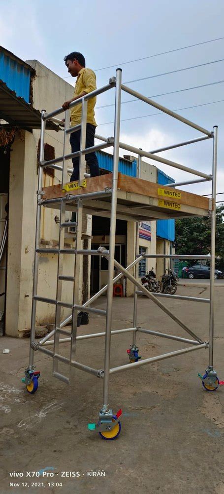 Silver 02 30 Meter Mobile Aluminium Scaffolding Tower Size 1350mm X