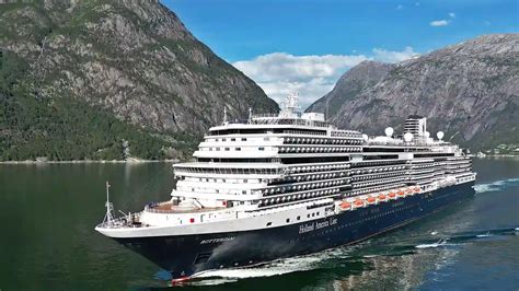 Holland America Line Receives 2023 Best Service Award