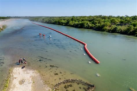 Texas Sufre Un Rev S Legal En Su Defensa De La Barrera De Boyas En La