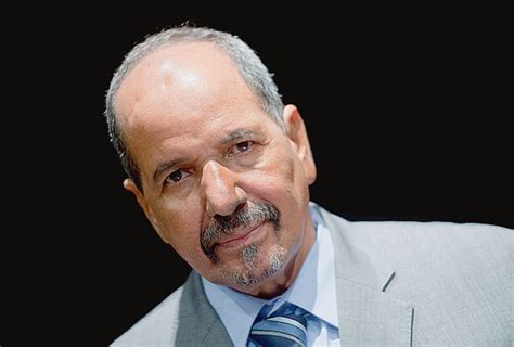 Mohamed Abdelaziz Une Vie Pour Le Sahara Occidental