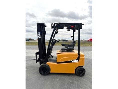 Chariot élévateur forklift pneumatique électrique Yale Usagé à vendre