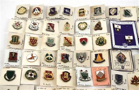 100 Various Us Military Unit Pins All Identified