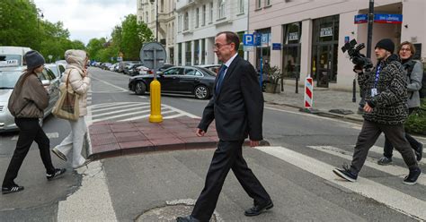 Afera wizowa Komisja śledcza w poniedziałek przesłucha Mariusza