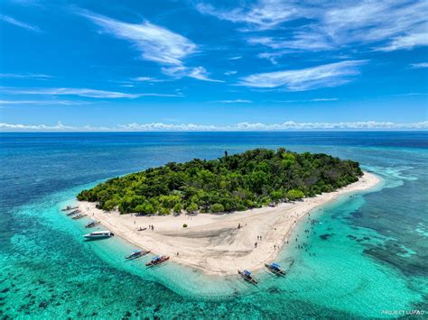 Paradise On Earth At Mantigue Island In Camiguin