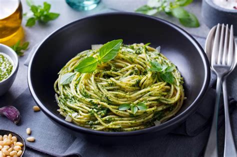 Espaguetis Con Salsa Pesto