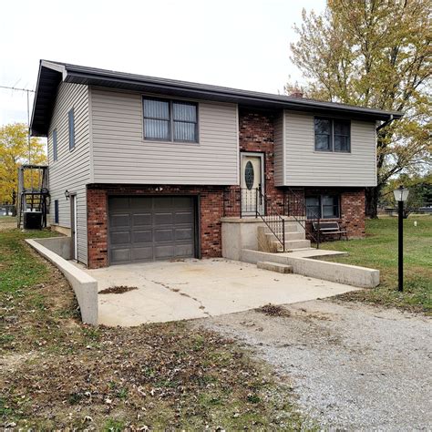 The community is gathering at Fox funeral home licking mo 15