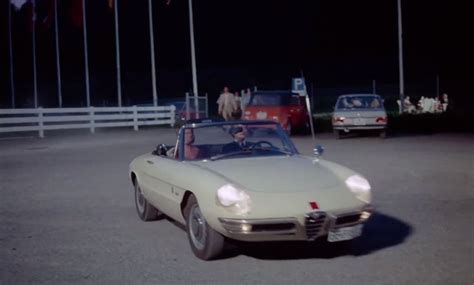 IMCDb org 1966 Alfa Romeo Spider 1600 Duetto 105 03 in Où est passé