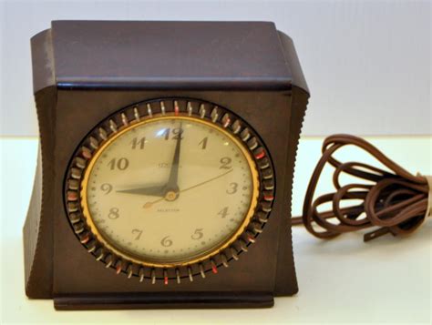 Vintage Telechron Bakelite Clock